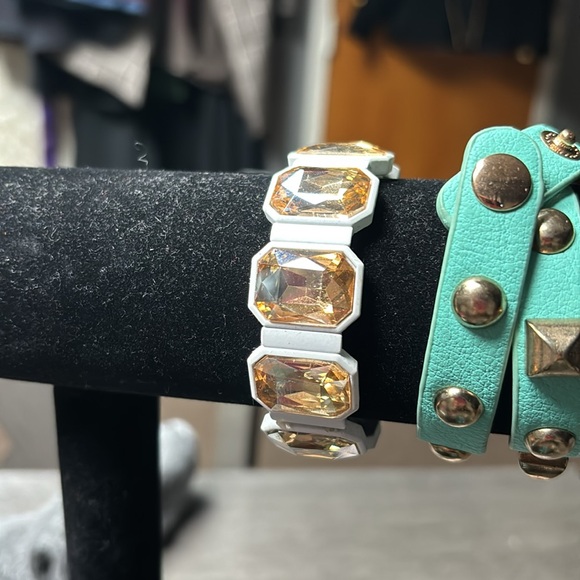 Natasha 🤍 🤍 Square Box Bracelet - Picture 1 of 7